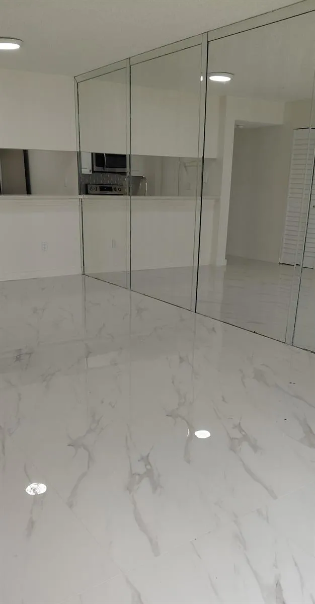 18276 MEDITERRANEAN BOULEVARD #4-6 Hialeah, FL 33015
