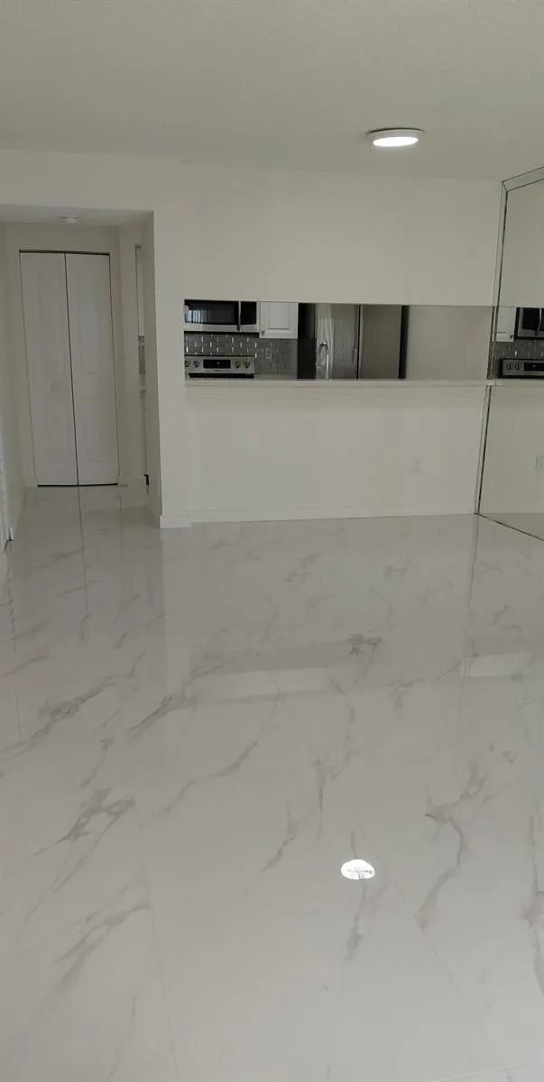 18276 MEDITERRANEAN BOULEVARD #4-6 Hialeah, FL 33015
