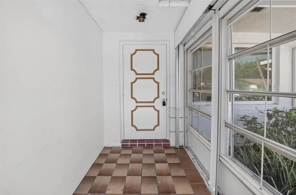 6070 La Palma Lane Delray Beach, FL 33484