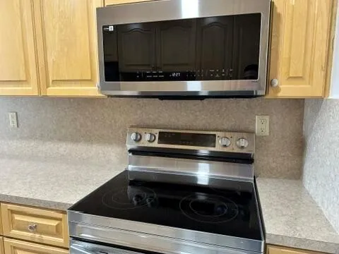7345 W 4TH AVENUE #403 Hialeah, FL 33014