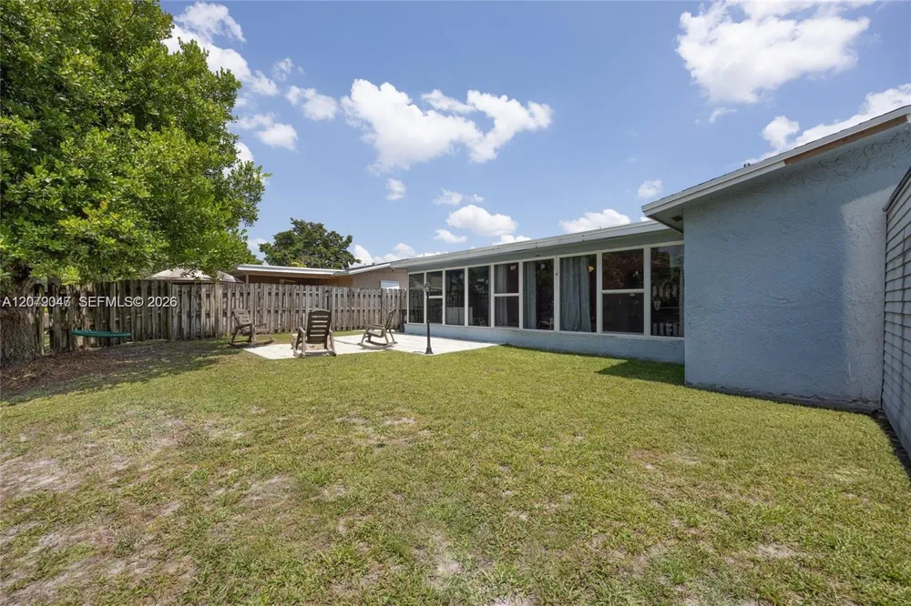 8350 NW 27th Pl Sunrise, FL 33322