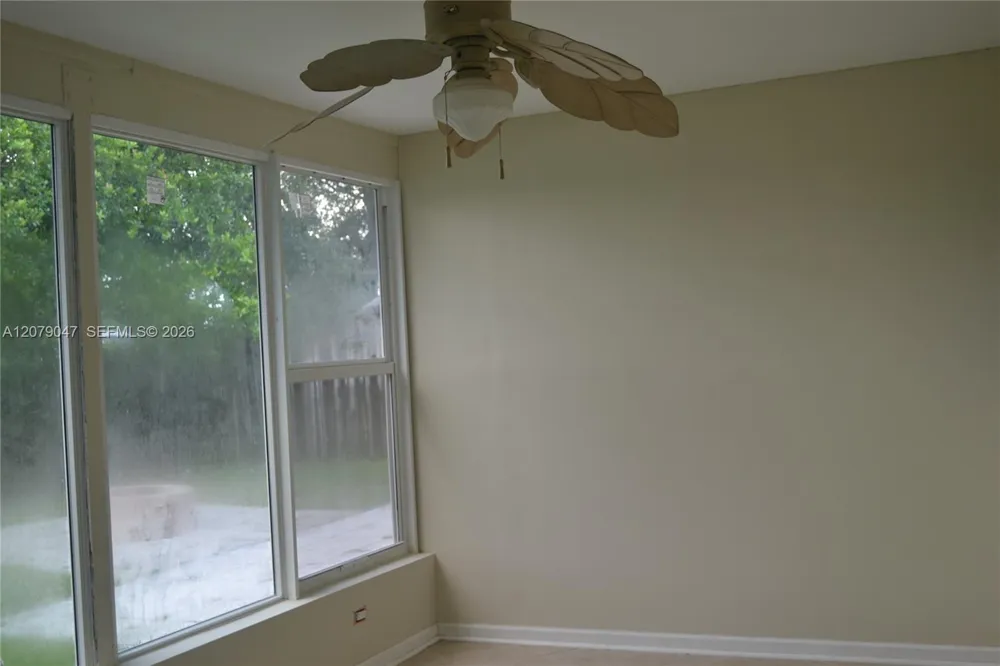 8350 NW 27th Pl Sunrise, FL 33322