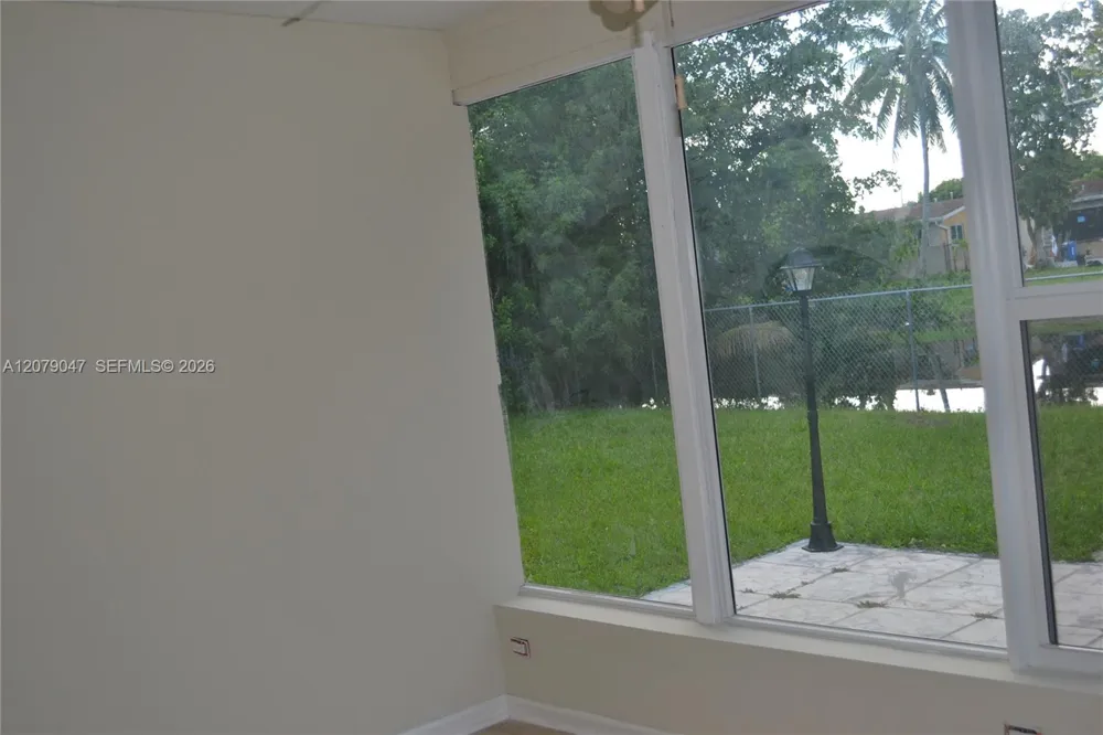 8350 NW 27th Pl Sunrise, FL 33322