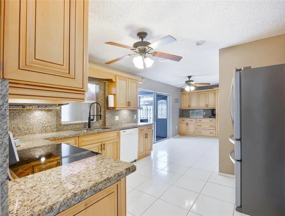 8350 NW 27th Pl Sunrise, FL 33322