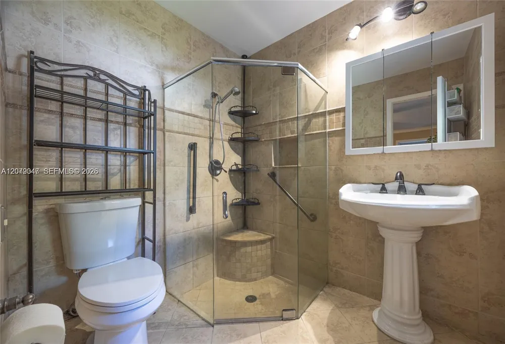 8350 NW 27th Pl Sunrise, FL 33322