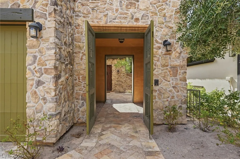 9 Via Del Garda Henderson, NV 89011