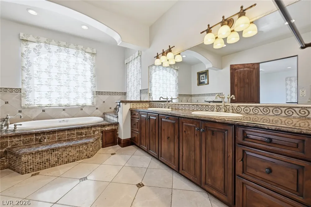 9 Via Del Garda Henderson, NV 89011
