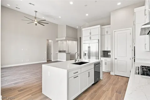 964 Skyview Cove Court