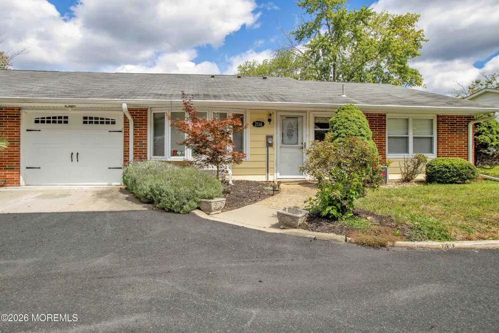 211 Huntington Drive Lakewood, NJ 08701