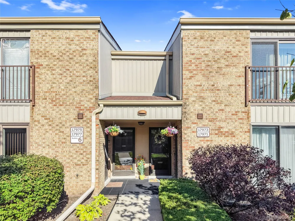 17973 University Park Drive Livonia City, MI 48152