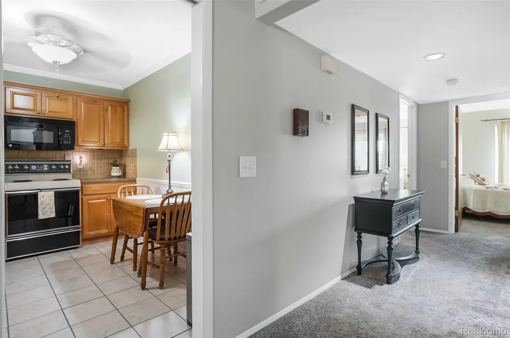 17973 University Park Drive Livonia City, MI 48152