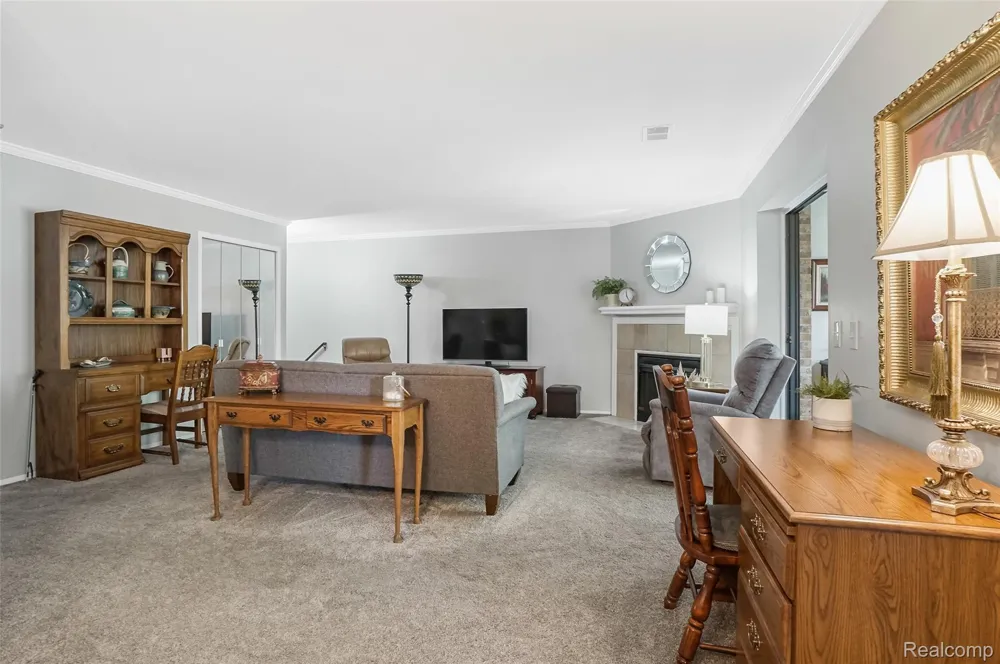 17973 University Park Drive Livonia City, MI 48152