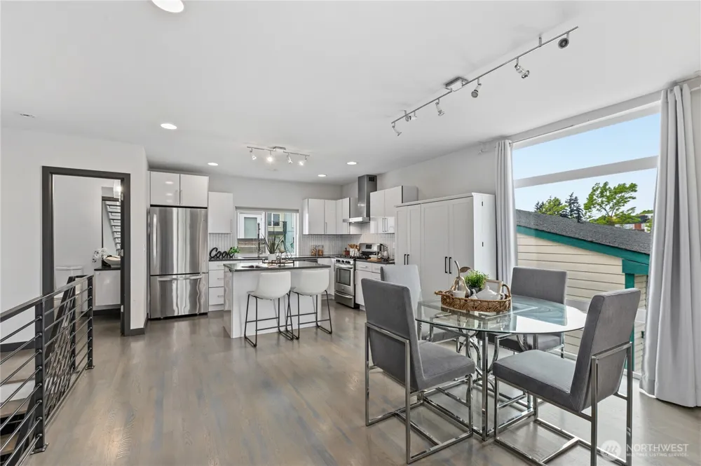 4419 B Corliss Avenue Seattle, WA 98103