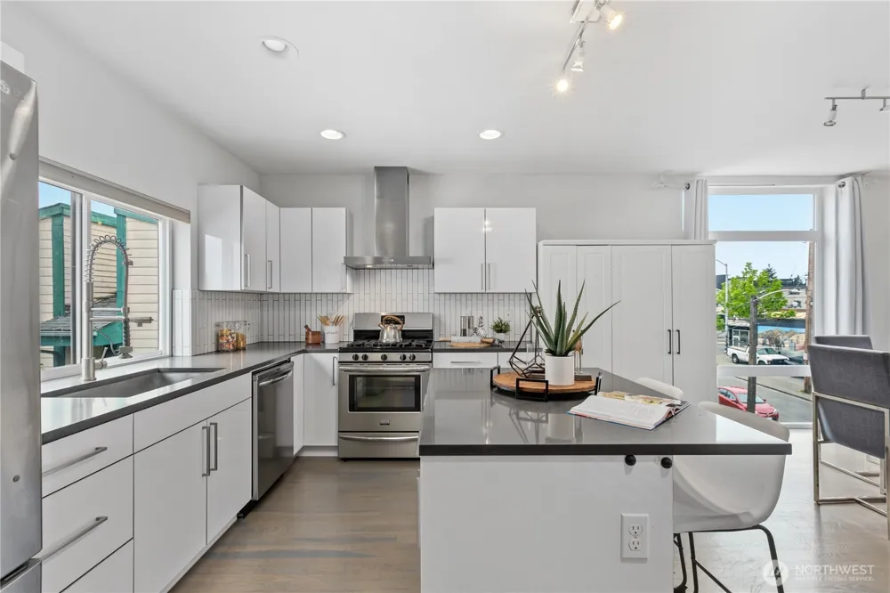 4419 B Corliss Avenue Seattle, WA 98103