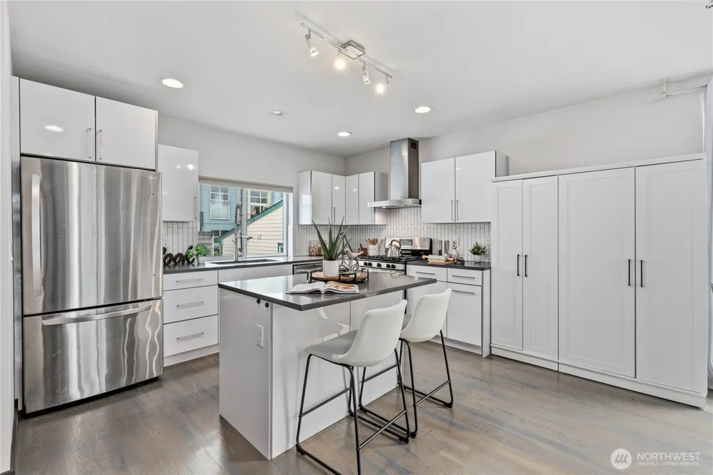 4419 B Corliss Avenue Seattle, WA 98103