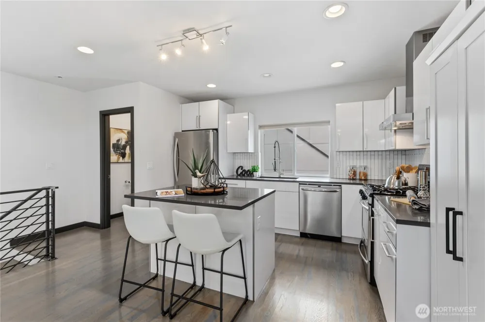 4419 B Corliss Avenue Seattle, WA 98103
