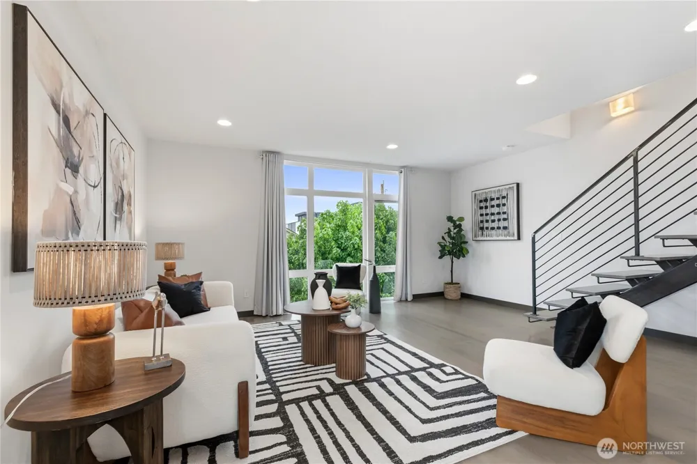 4419 B Corliss Avenue Seattle, WA 98103