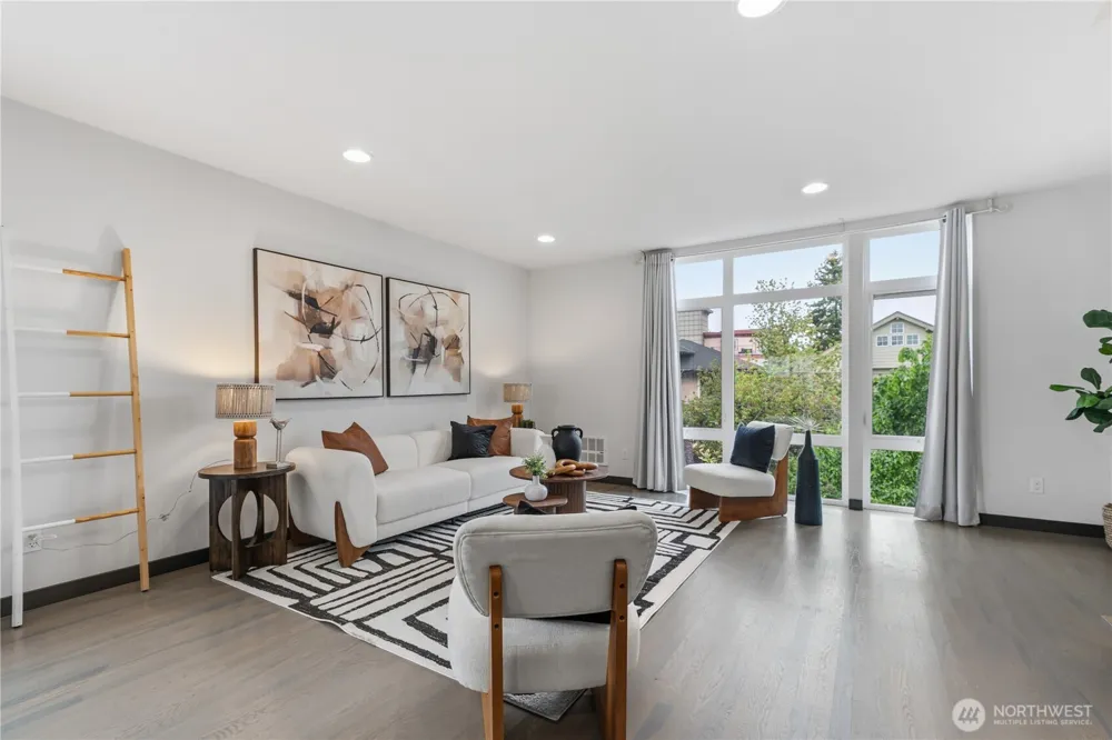 4419 B Corliss Avenue Seattle, WA 98103