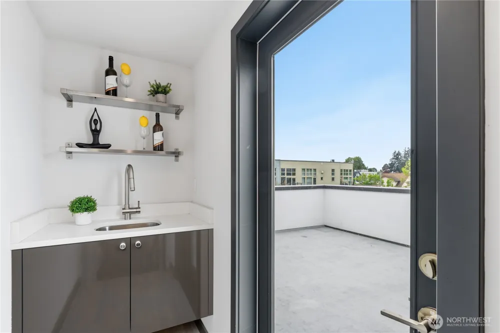 4419 B Corliss Avenue Seattle, WA 98103