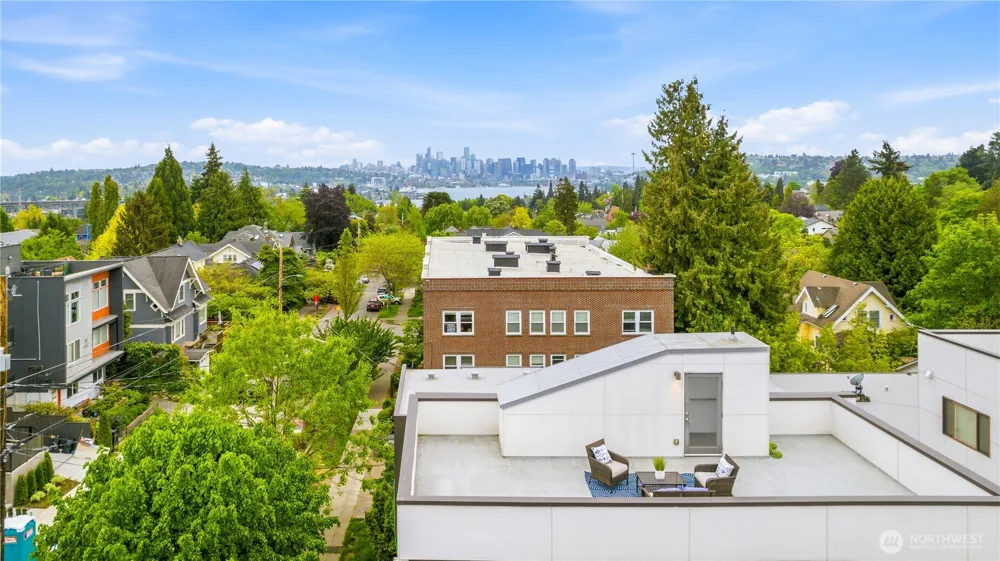 4419 B Corliss Avenue Seattle, WA 98103
