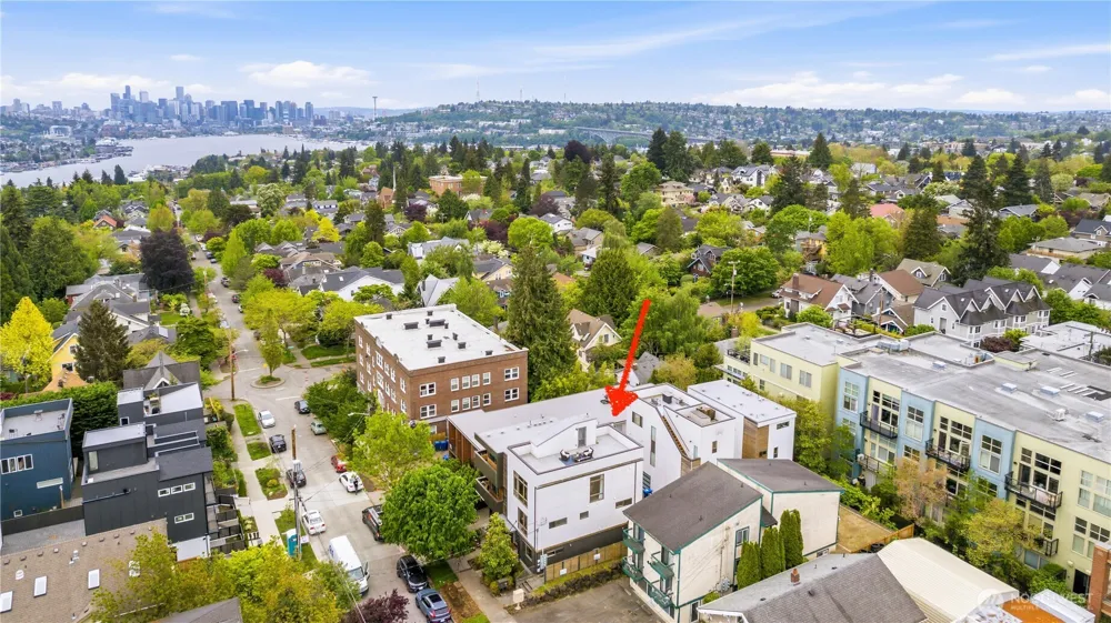 4419 B Corliss Avenue Seattle, WA 98103