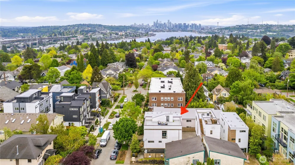4419 B Corliss Avenue Seattle, WA 98103