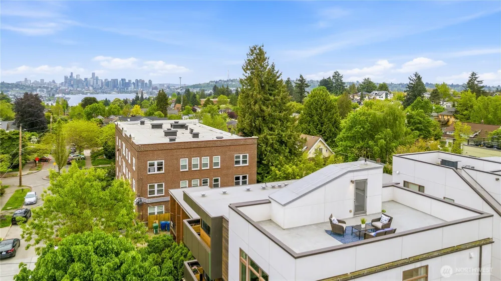4419 B Corliss Avenue Seattle, WA 98103