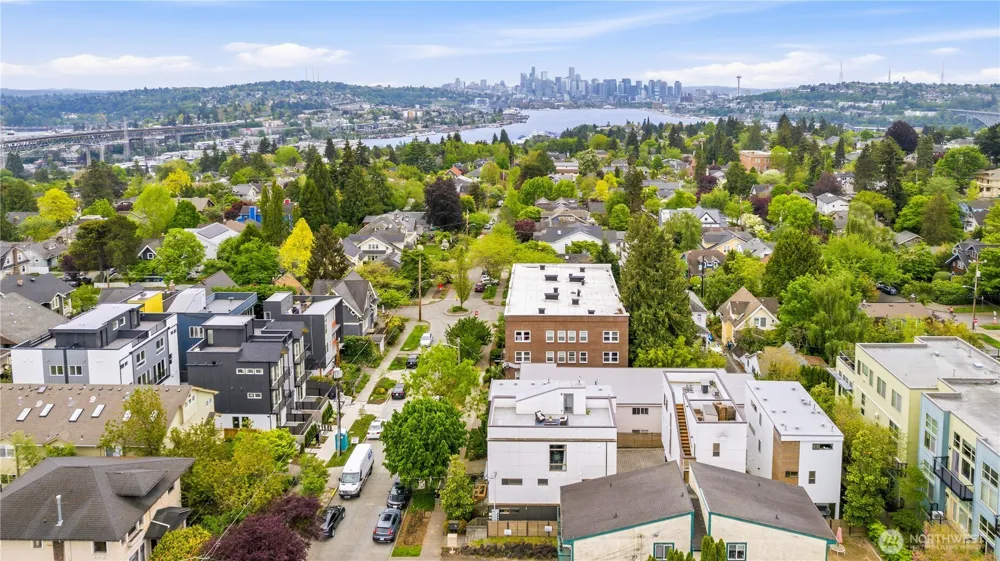 4419 B Corliss Avenue Seattle, WA 98103