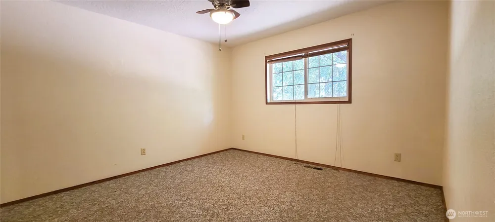 131 19 Brim Road Onalaska, WA 98570