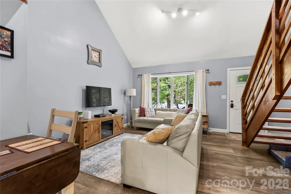 15 Garden Court Fletcher, NC 28732