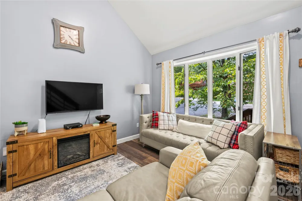 15 Garden Court Fletcher, NC 28732