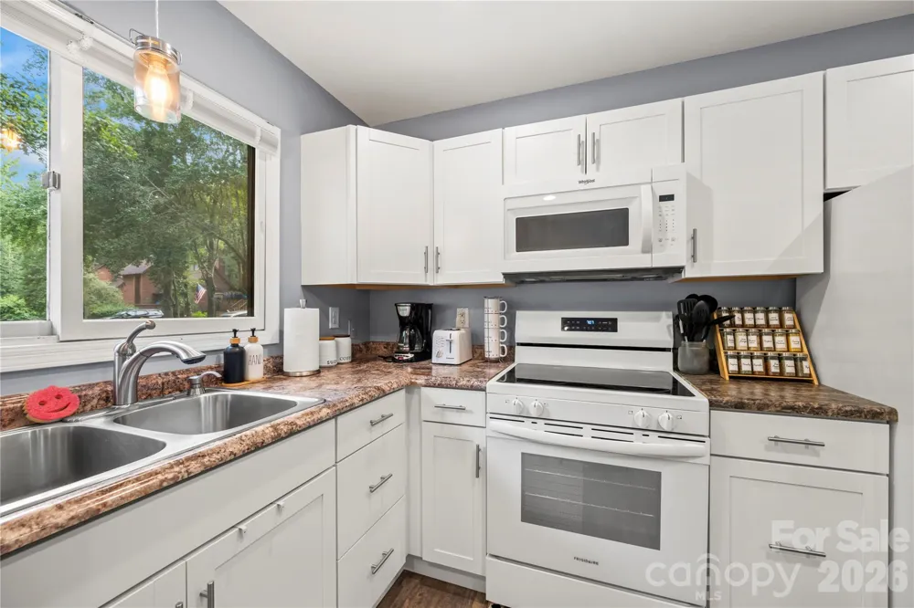 15 Garden Court Fletcher, NC 28732