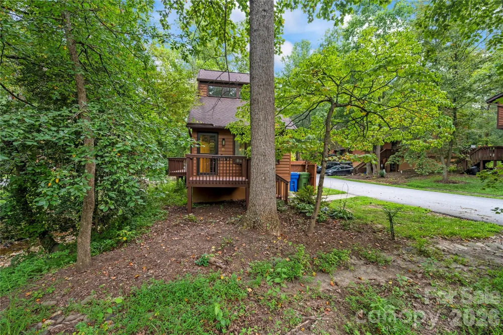 15 Garden Court Fletcher, NC 28732