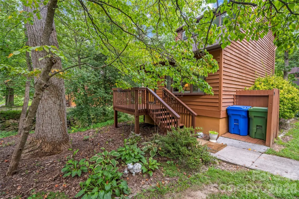 15 Garden Court Fletcher, NC 28732