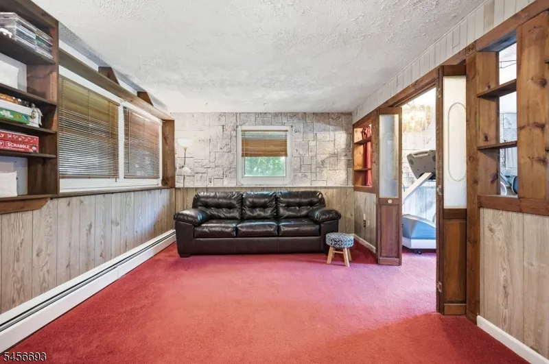 25 Elm Tree Rd Vernon, NJ 07422
