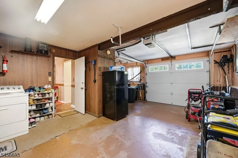 25 Elm Tree Rd Vernon, NJ 07422