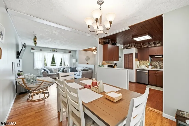 25 Elm Tree Rd Vernon, NJ 07422
