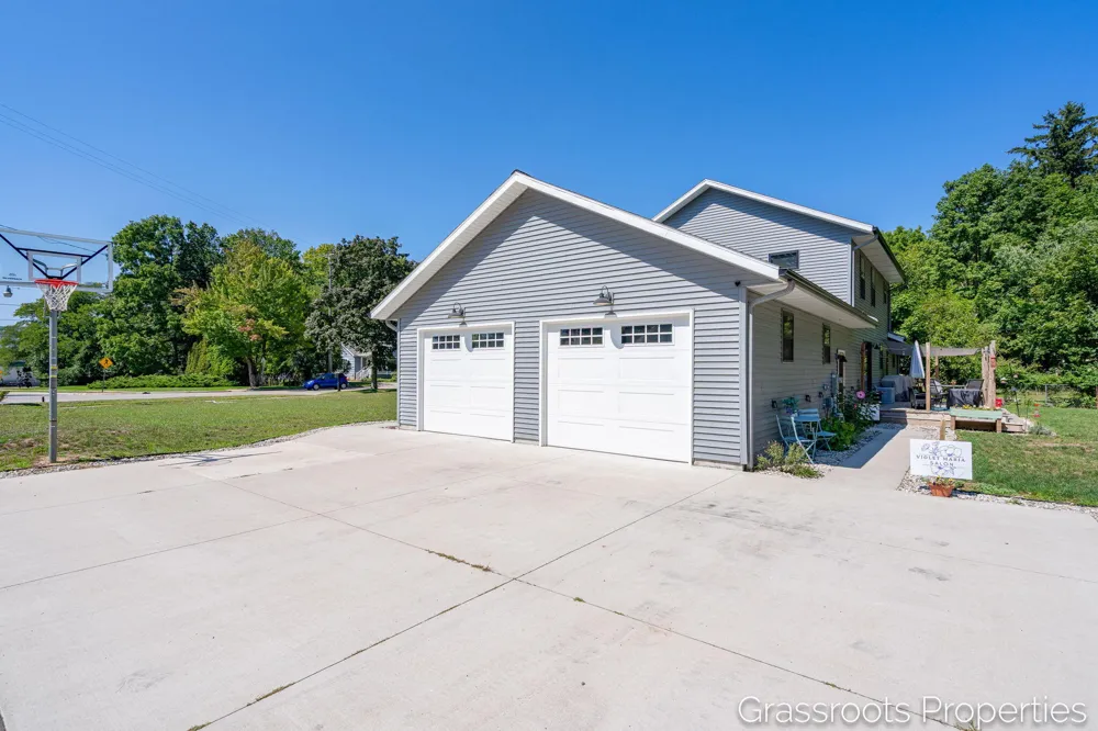 939 S Mears Avenue Whitehall, MI 49461