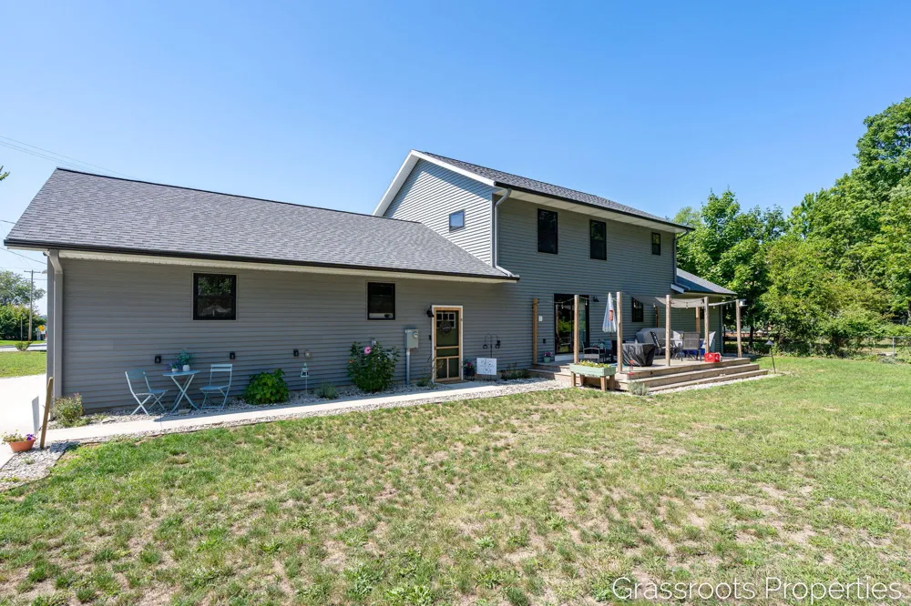 939 S Mears Avenue Whitehall, MI 49461