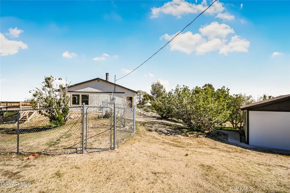 31720 96th Street East Littlerock, CA 93543