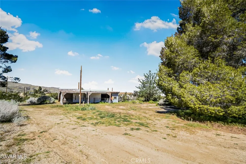 31720 96th Street East Littlerock, CA 93543
