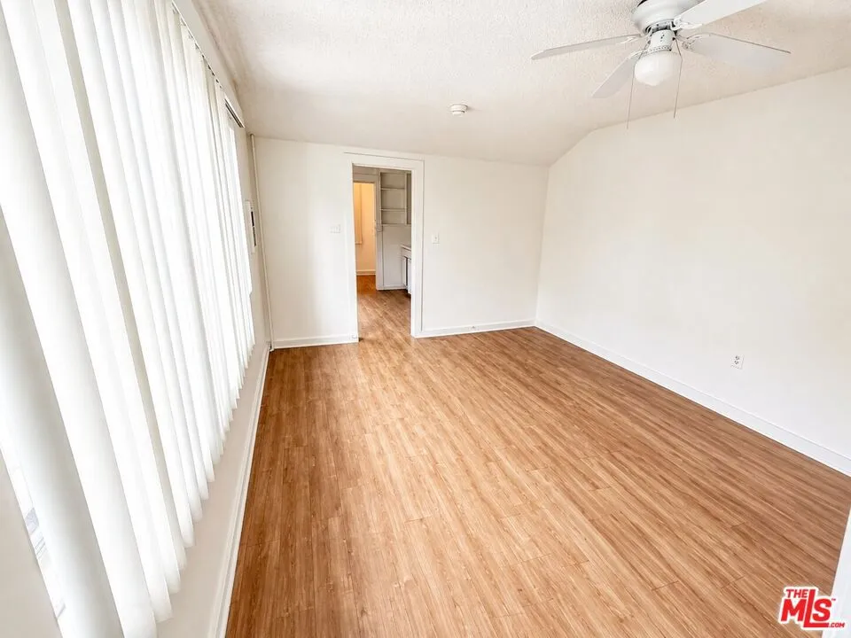 1238 W Adams Boulevard #6 Los Angeles, CA 90007