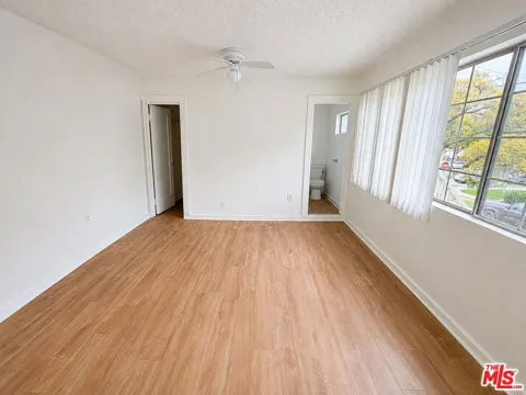 1238 W Adams Boulevard #6