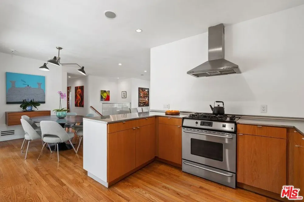 2338 Lyric Avenue Los Angeles, CA 90027