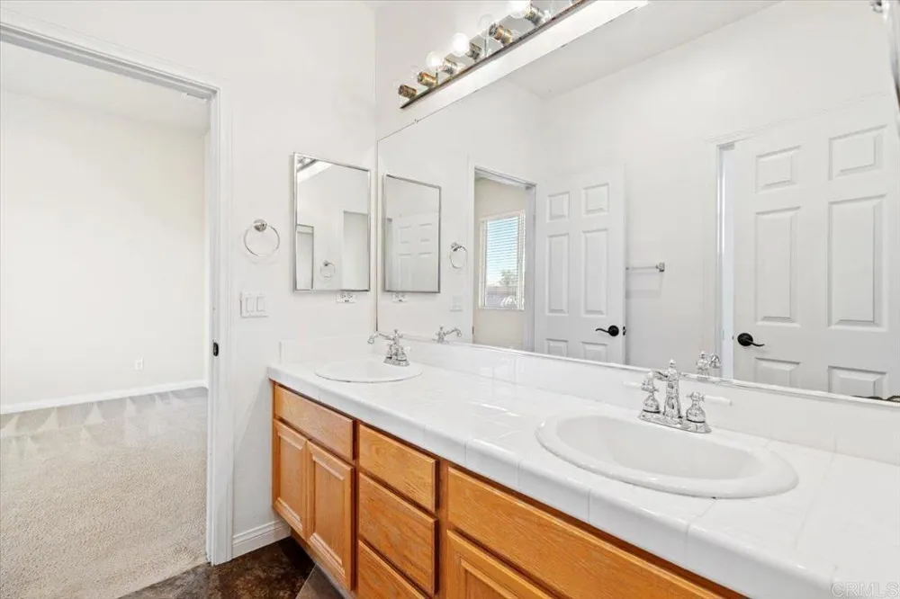3219 Hidden Estate Lane Escondido, CA 92027
