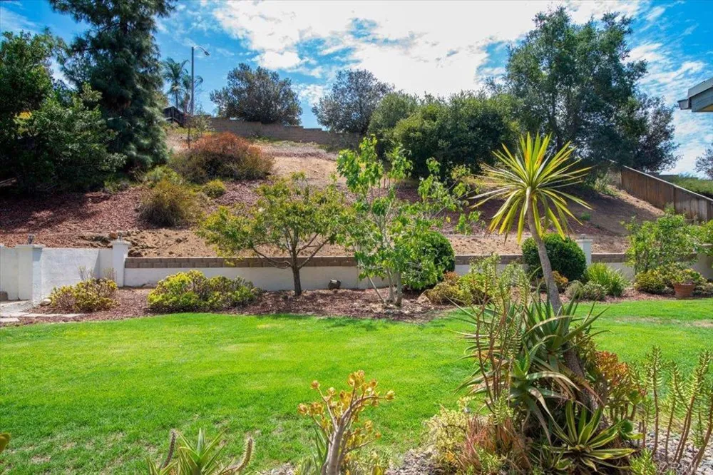 3219 Hidden Estate Lane Escondido, CA 92027