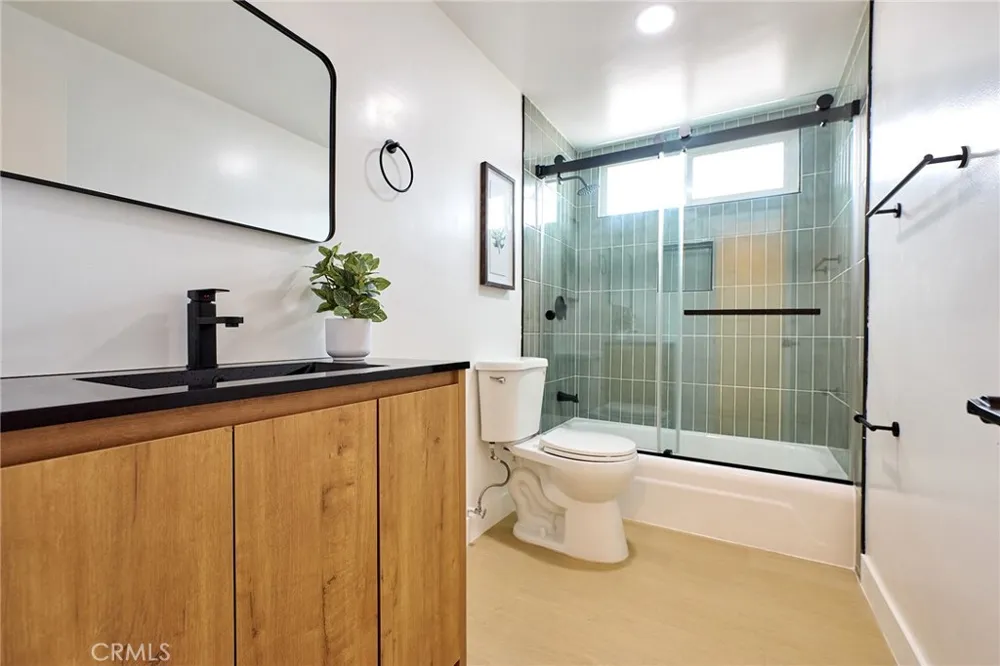 14625 Kingsdale Avenue Lawndale, CA 90260