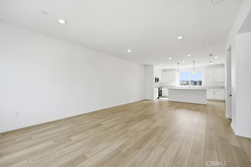 27326 Seven Oaks Lane Valencia, CA 91381