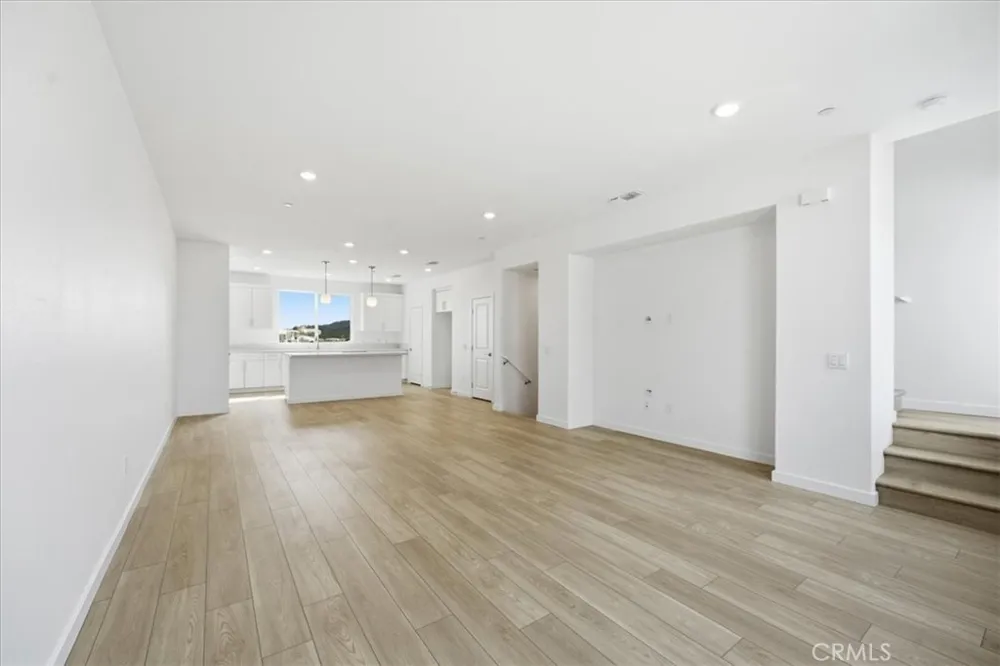 27326 Seven Oaks Lane Valencia, CA 91381