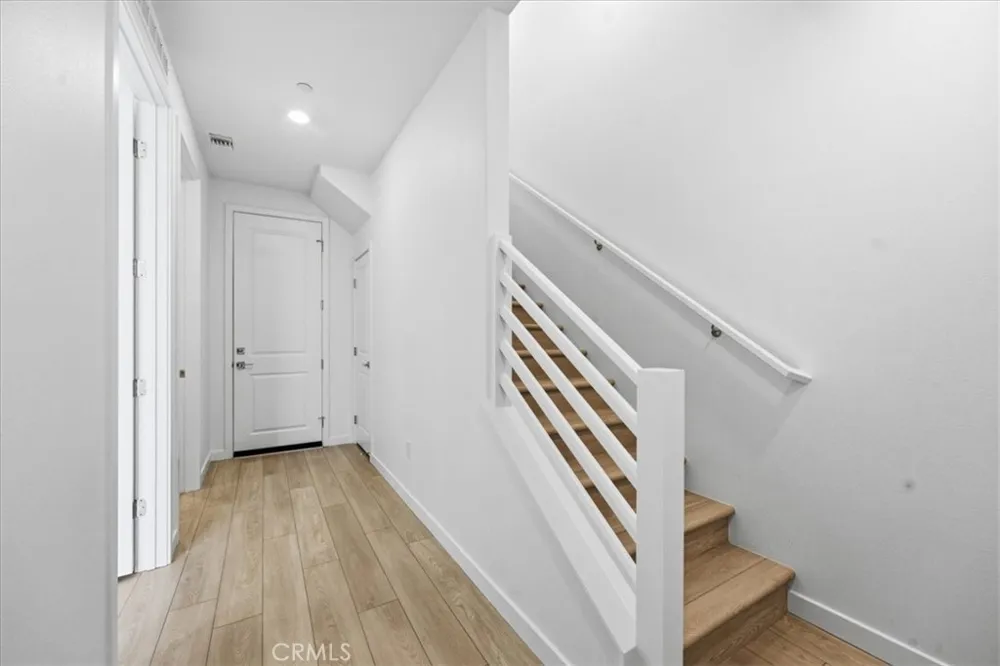 27326 Seven Oaks Lane Valencia, CA 91381